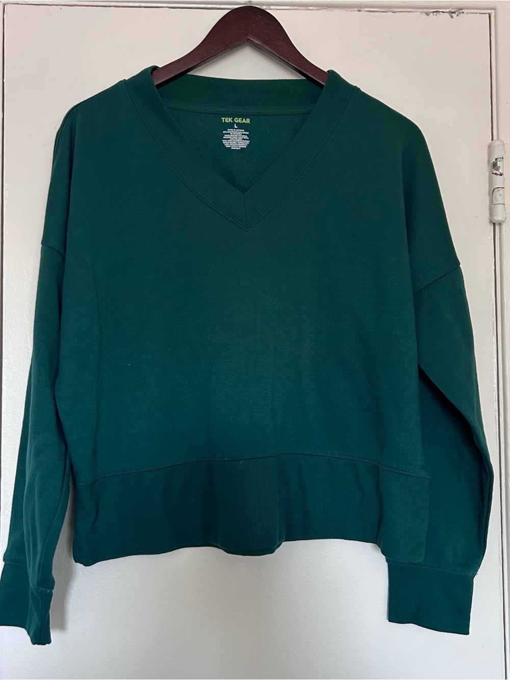 Tek Gear V Neck Cropped Sweatshirt